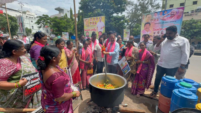 A thousand days of protest against Congress rule