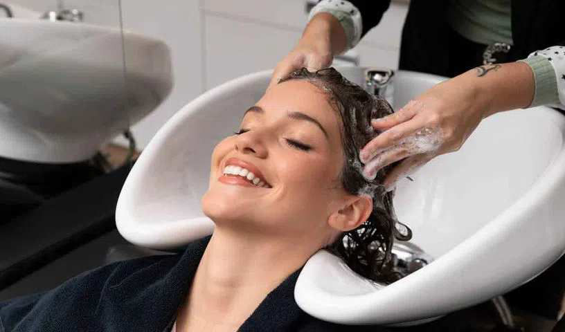 क्या हेयर स्पा बालों की समस्याओं से छुटकारा दिला सकता है? विशेषज्ञ क्या कह रहे हैं?