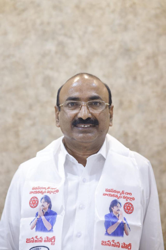 मुम्मरेड्डी प्रेम कुमार जनसेना तेलंगाना समिति में शामिल होने के संयोजक के रूप में