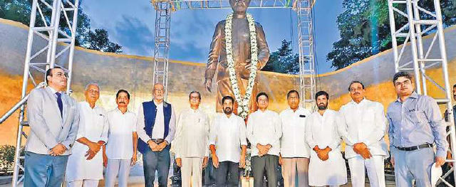 मनमोहन सिंह को भारत रत्न से सम्मानित किया जाना चाहिए: रेवंत रेड्डी