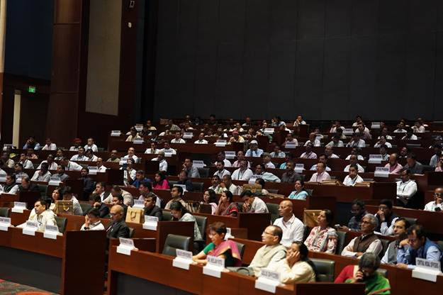 ఎన్ఎల్ఎంసీ ఈ-వేలంలో ఆర్ఐఎన్ఎల్ భూములకు భారీ డిమాండ్: తొలిరోజే ₹366.33 కోట్ల బిడ్లు